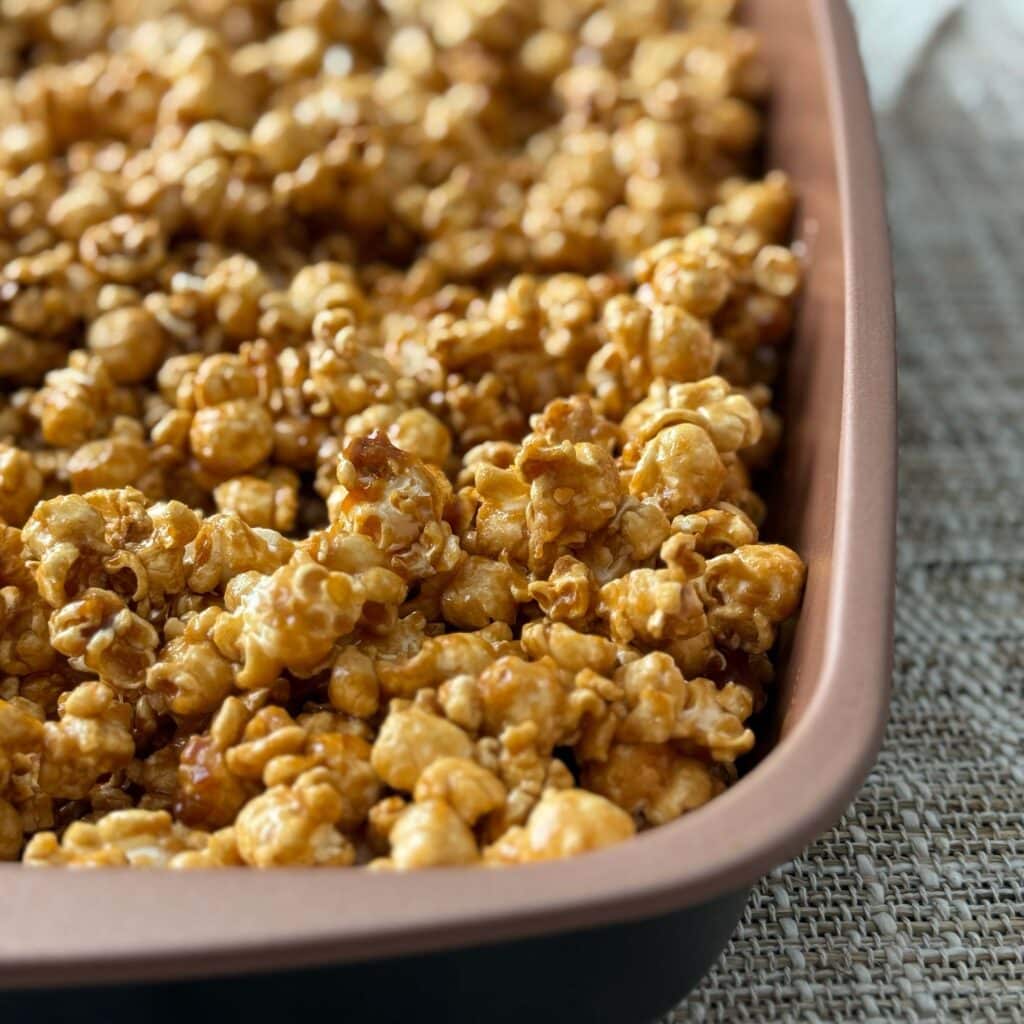Caramel Popcorn Cooling