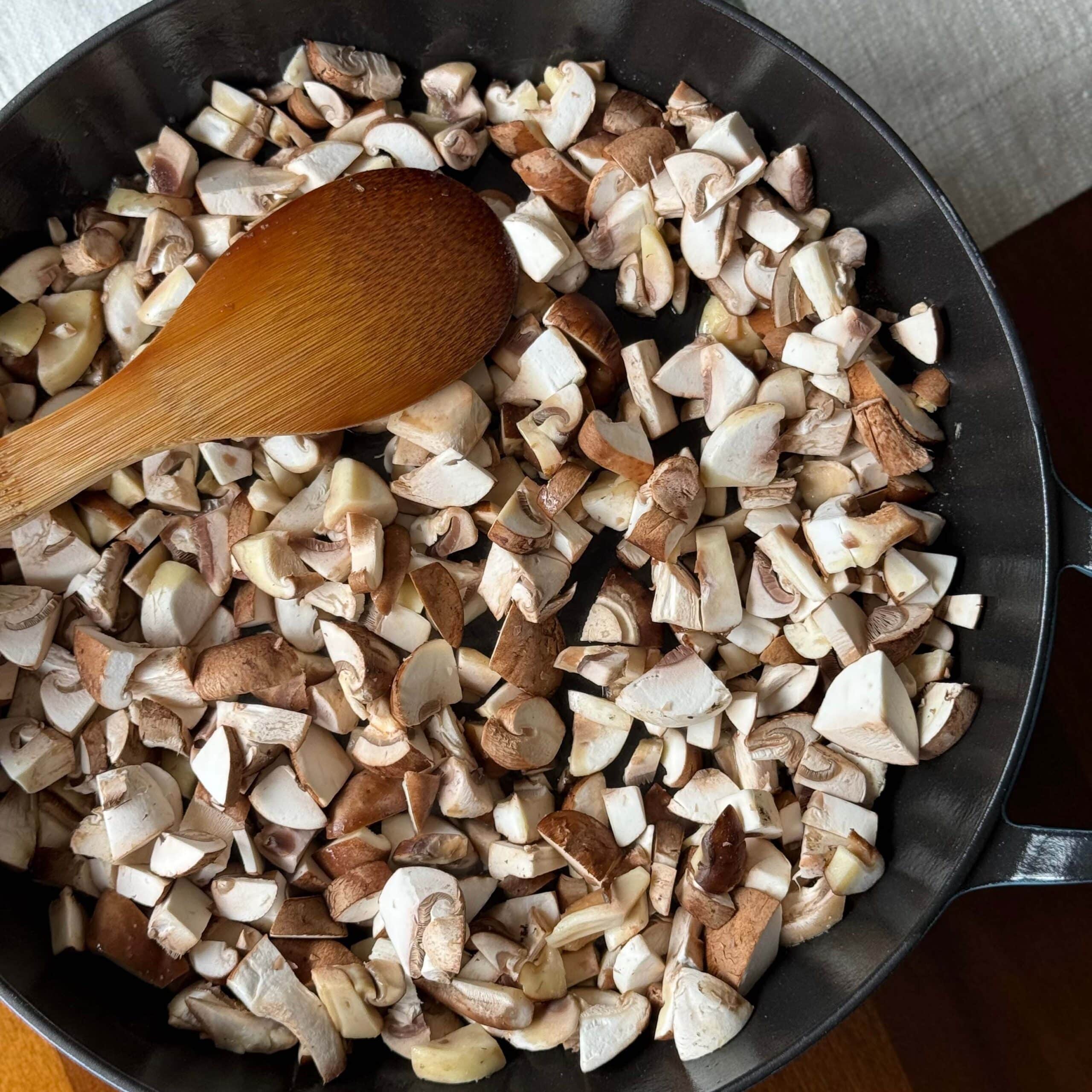 Mushroom Gravy Step 1