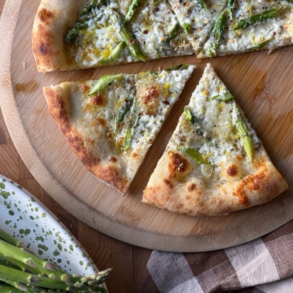 Sliced Asparagus Pizza